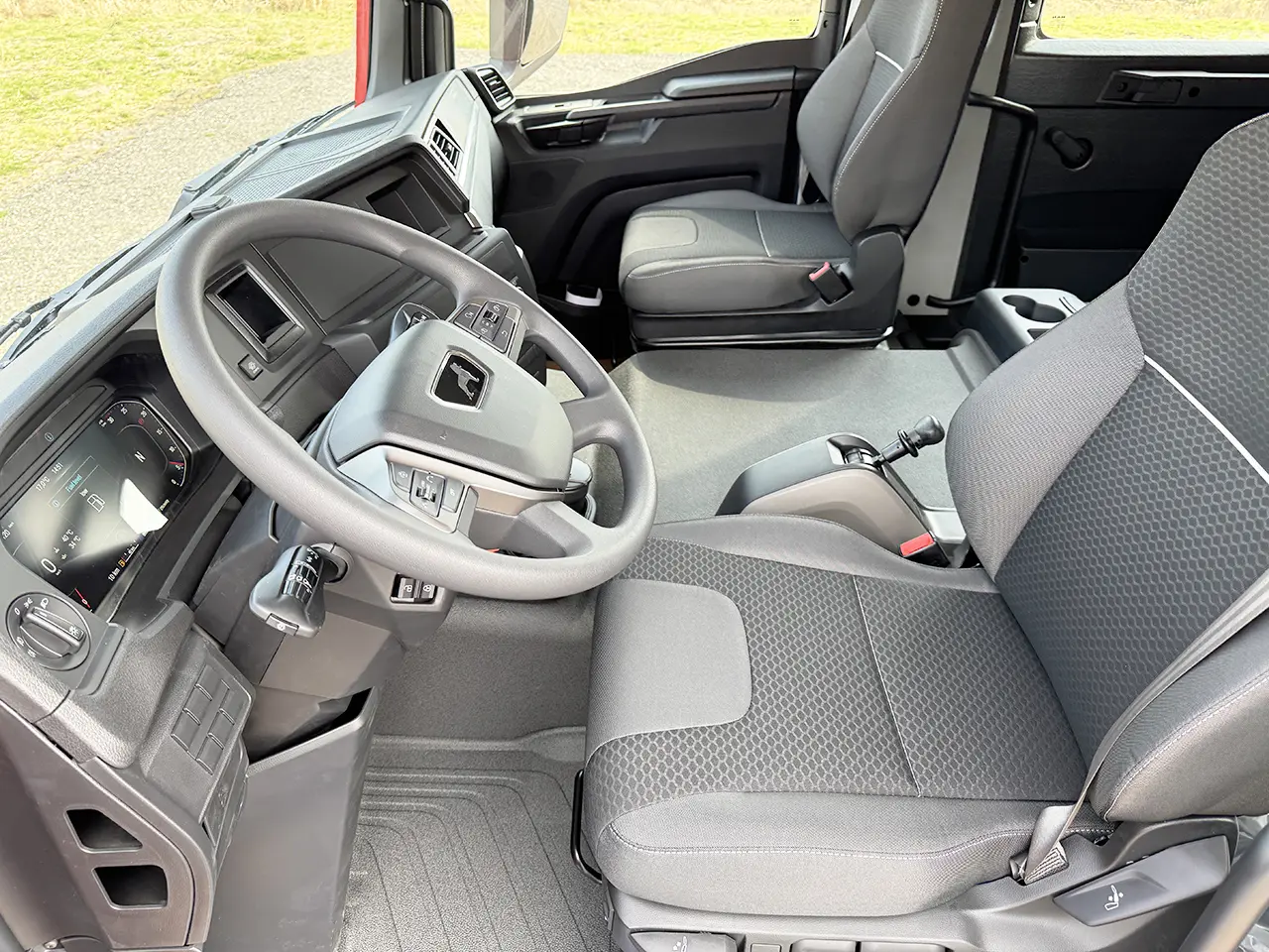 MAN TGM 18.320 BB CH 4x2 Chassis Cabin 10