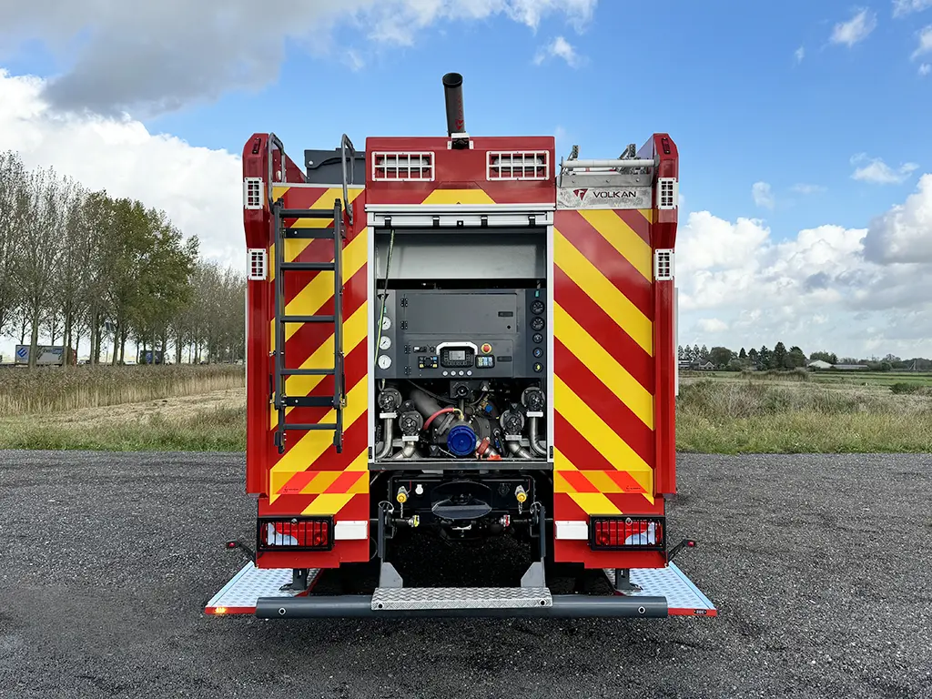 MAN TGM 18.320 BB CH Camion de pompiers 4x4 23