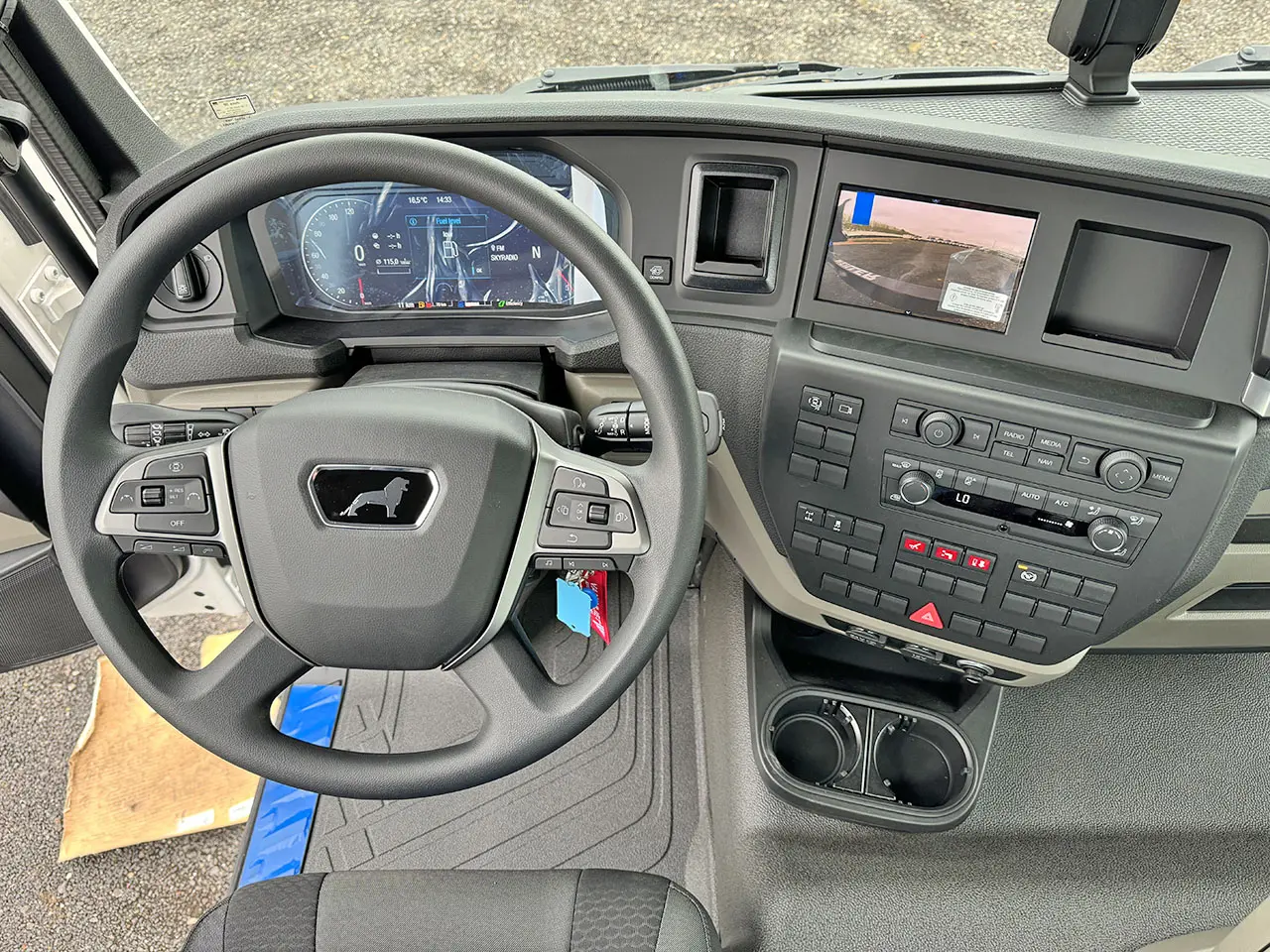 MAN TGM 18.320 BL CH 4x2 Container Skip Loader 10