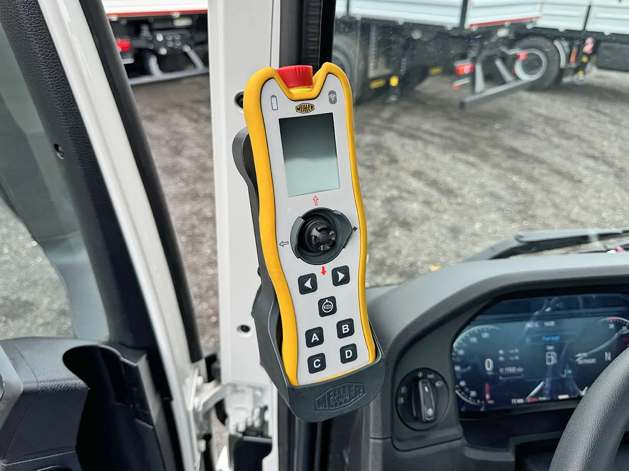 MAN TGM 18.320 BL CH 4x2 Container Skip Loader 13