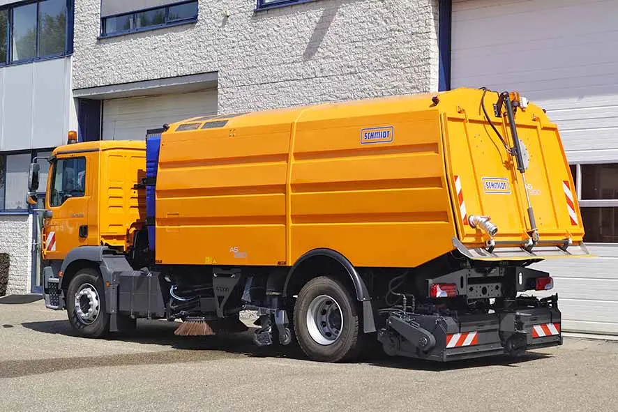 MAN TGM 18.330 BB 4x2 Sweeper Truck 2