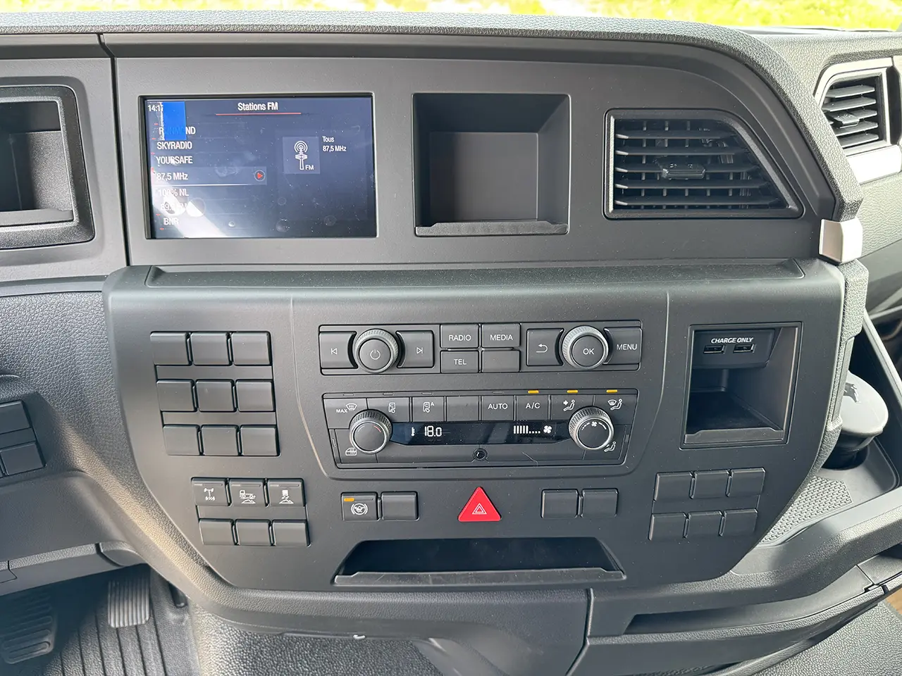 MAN TGS 22.440 BB SA 4x2 Tractor Head 12