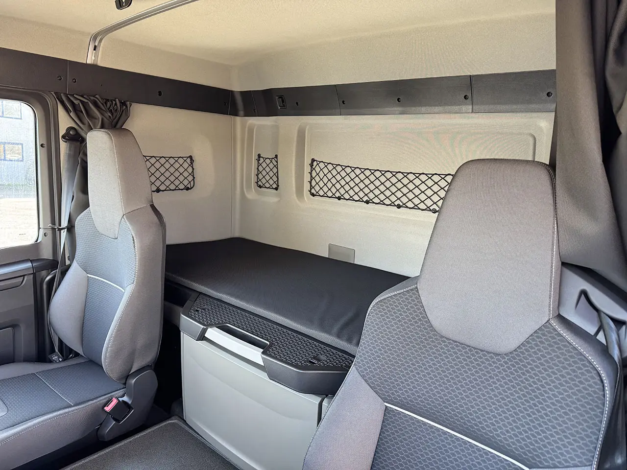 MAN TGS 22.440 BB SA 4x2 Tractor Head 11