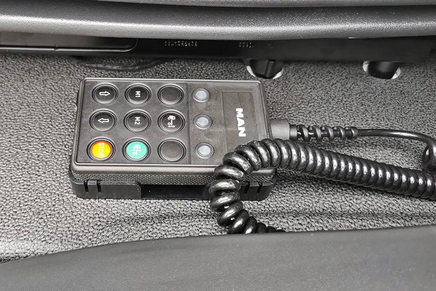 MAN TGS 26.320 BL CH 6x2 Chassis Cabin 12