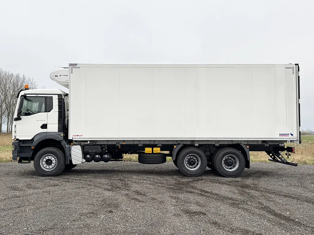MAN TGS 33.360 BB CH 6x4 Refrigerated Box Truck 4