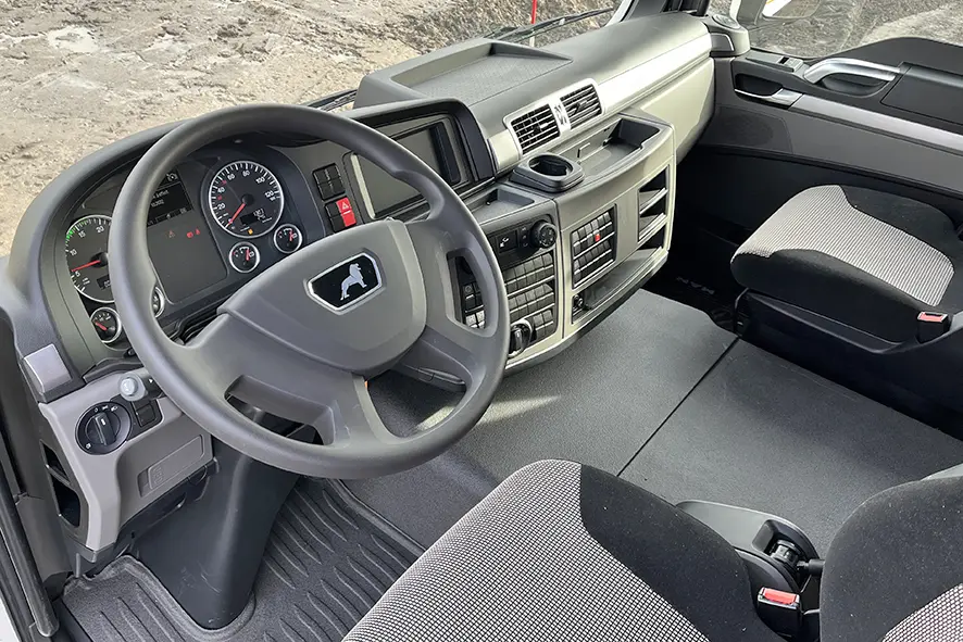 MAN TGS 33.360 BB-WW 6x4 Fuel Tank Truck 3