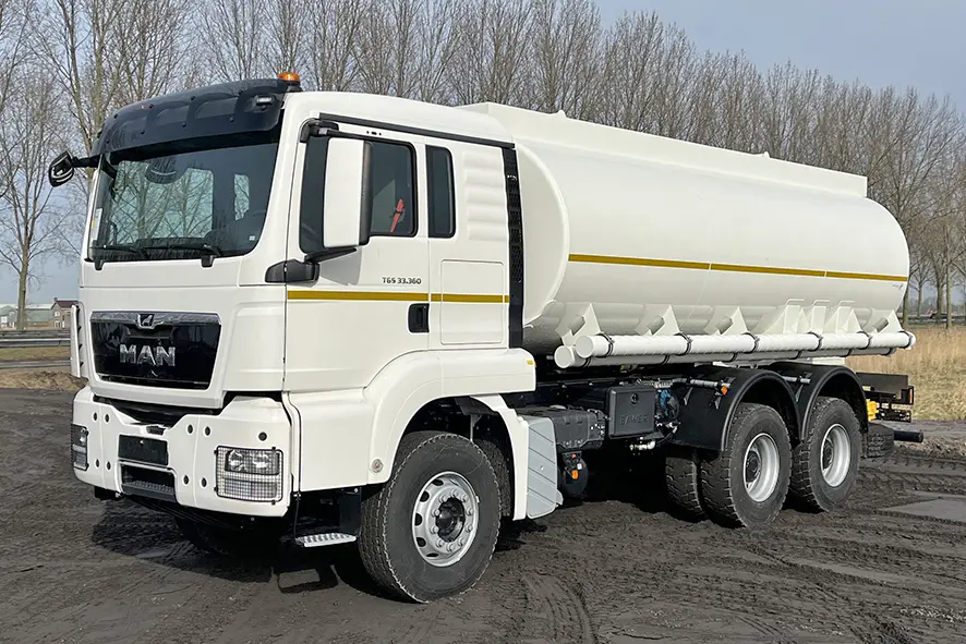 MAN TGS 33.360 BB-WW Camion citerne à carburant 6x4 7