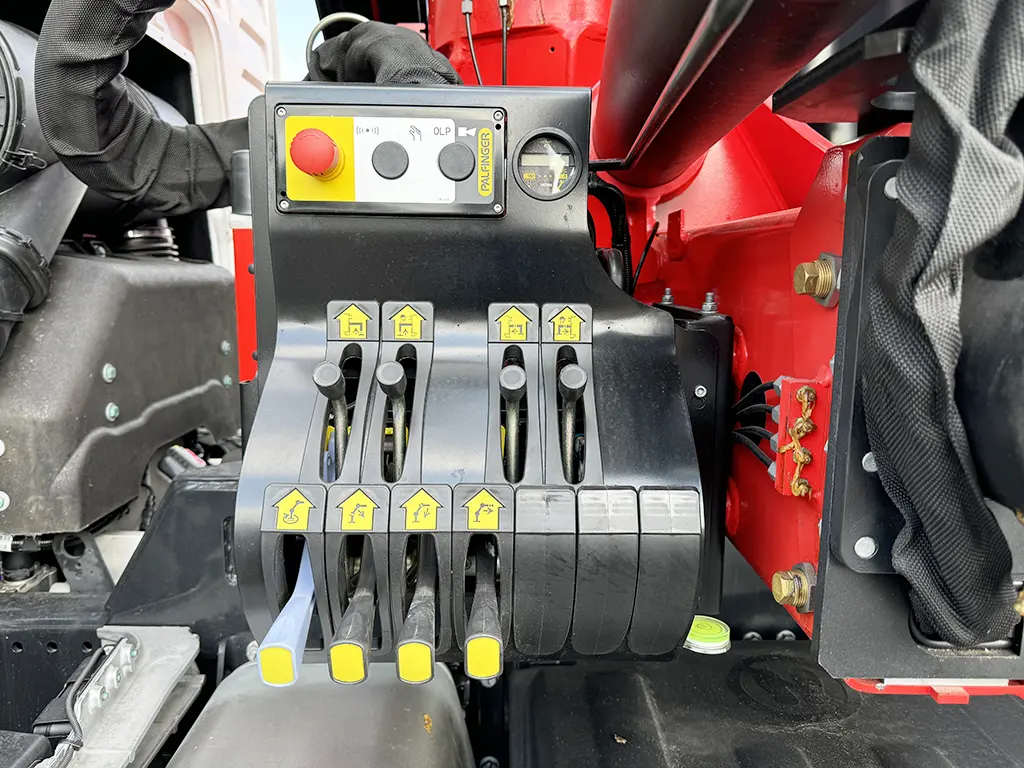 MAN TGS 33.400 BB CH 6x4 Crane Truck 13