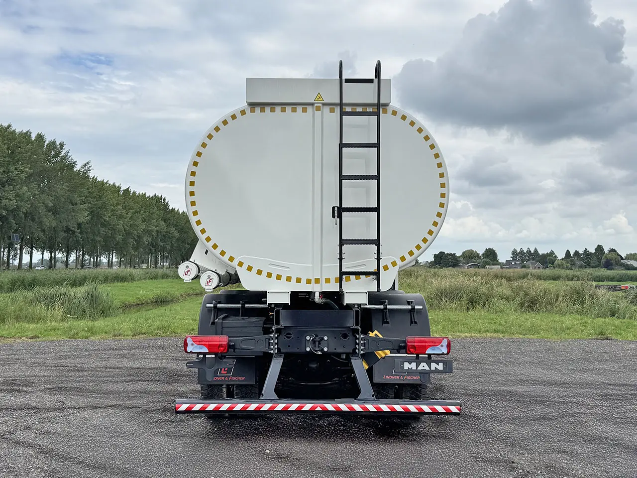 MAN TGS 33.400 BB CH Fuel Tank Truck 6x4 16