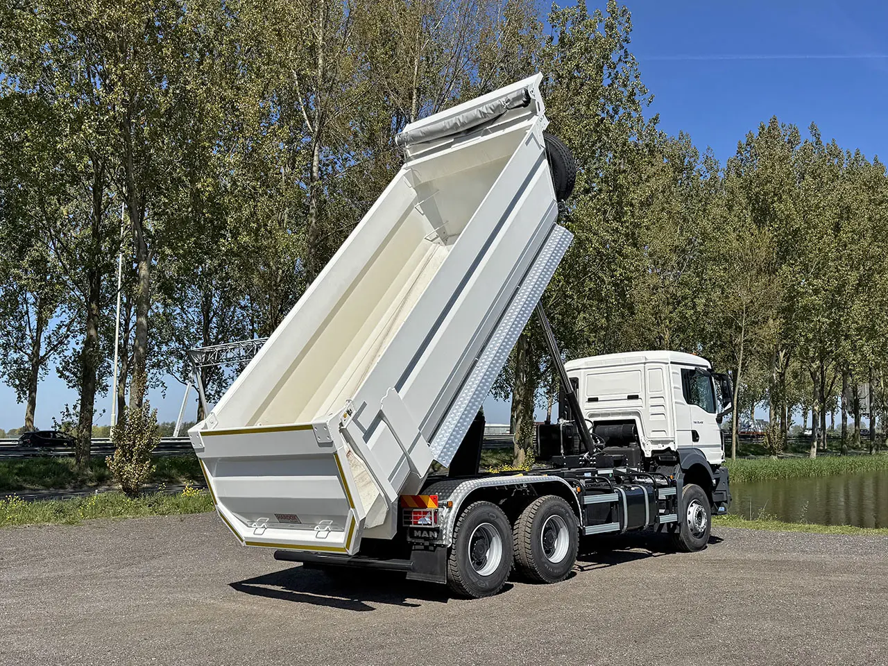 MAN TGS 33.400 BB CH Tipper Truck 6x4 11