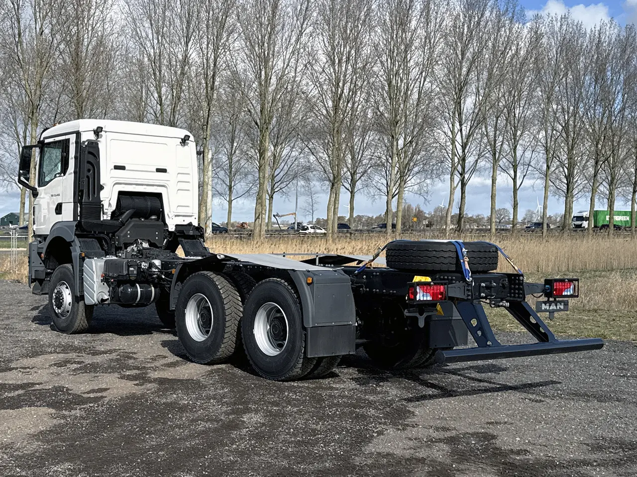 MAN TGS 33.400 BB CH Chassis Cabin 6x6 2