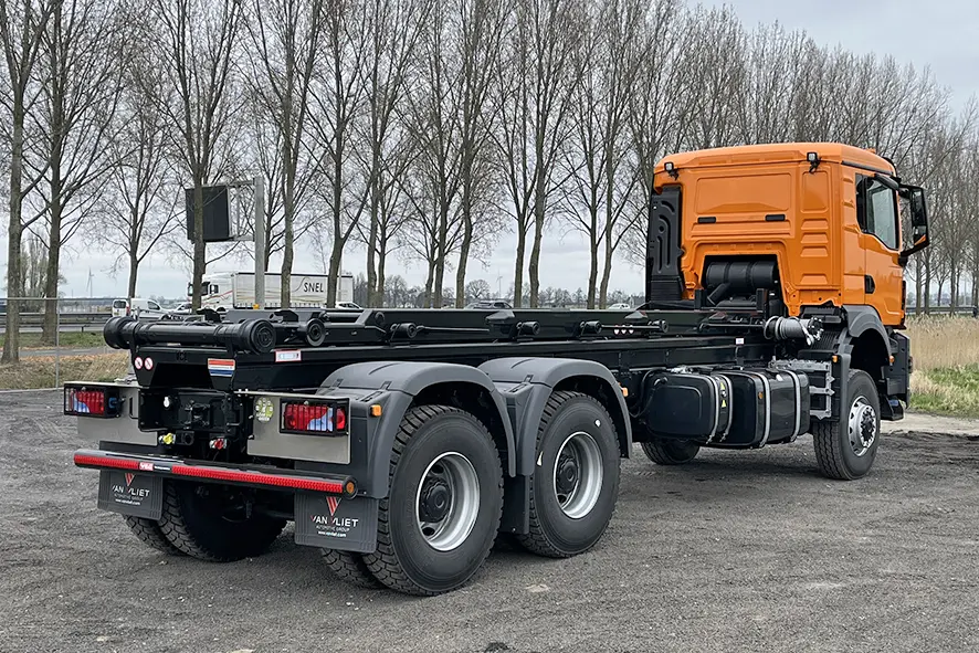 MAN TGS 33.400 BB CH Container Truck 6x6 5