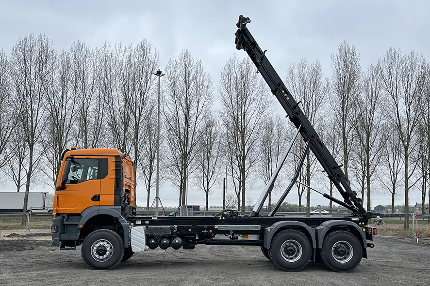 MAN TGS 33.400 BB CH 6x6 Container Truck 13