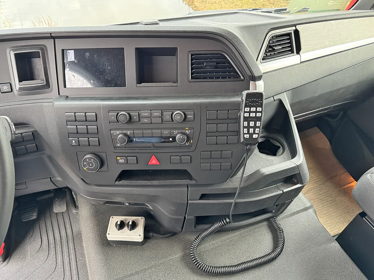 MAN TGS 33.400 BB CH 6x6 Fire Fighter Truck 11