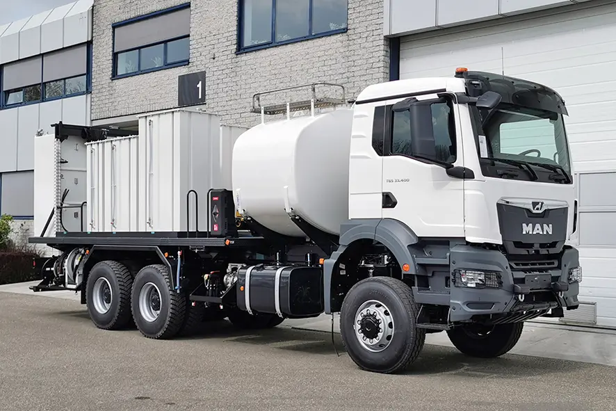 MAN TGS 33.400 BB CH 6x6 Camion à carburant et lubrifiant