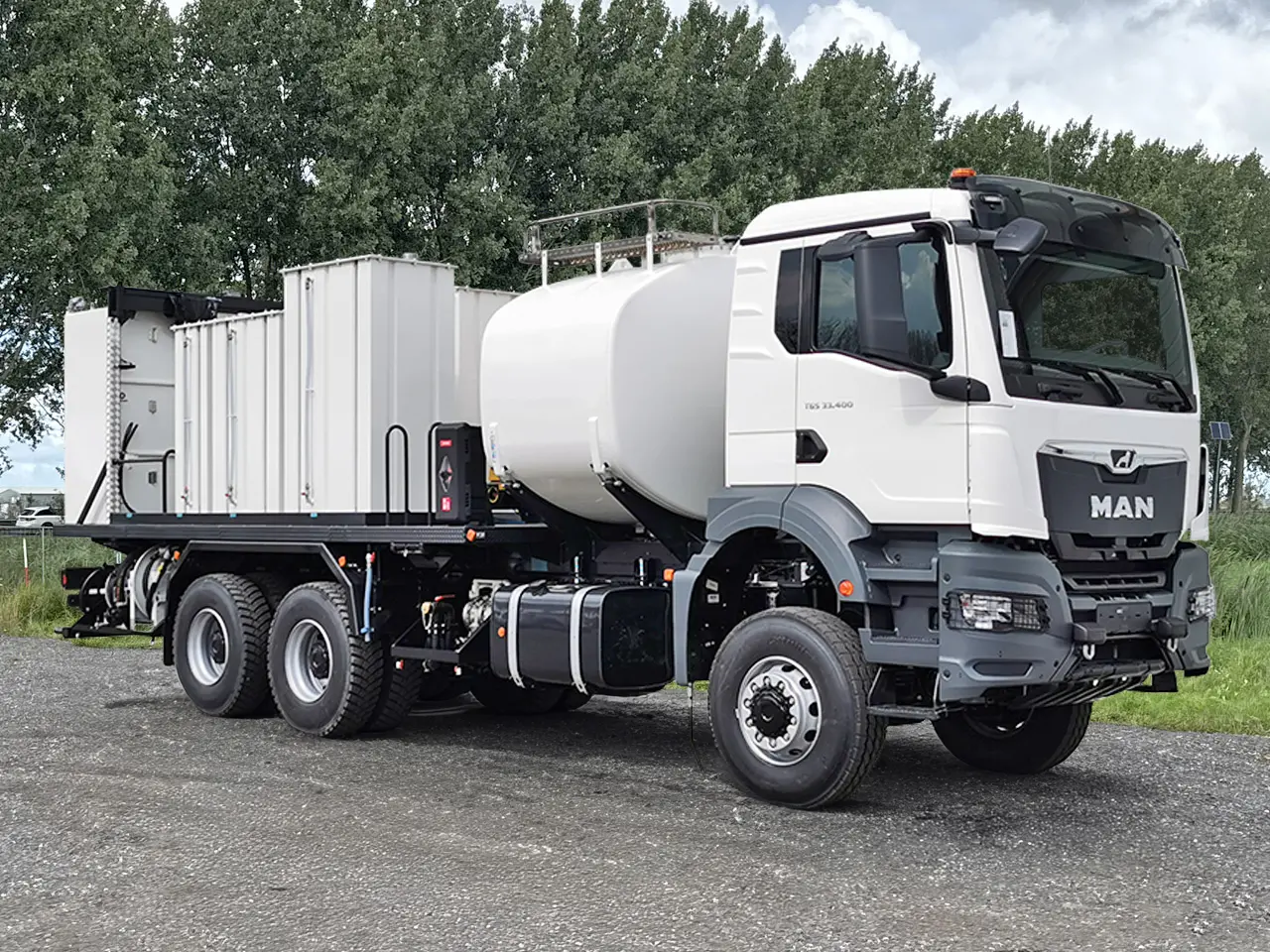 MAN TGS 33.400 BB CH Camion à carburant et lubrifiant 6x6