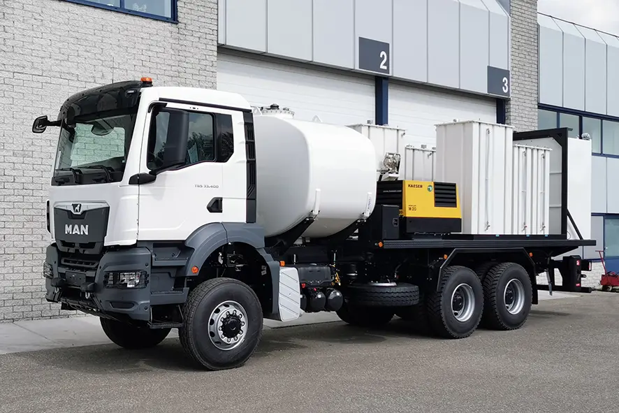 MAN TGS 33.400 BB CH Camion à carburant et lubrifiant 6x6 7