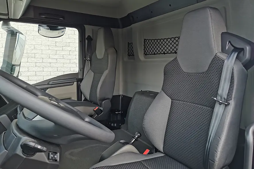 MAN TGS 33.400 BB CH 6x6 Fuel & Lube Truck 10