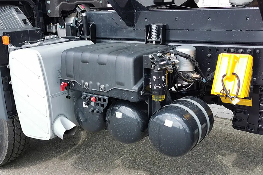 MAN TGS 33.400 BB CH Camion à carburant et lubrifiant 6x6 13