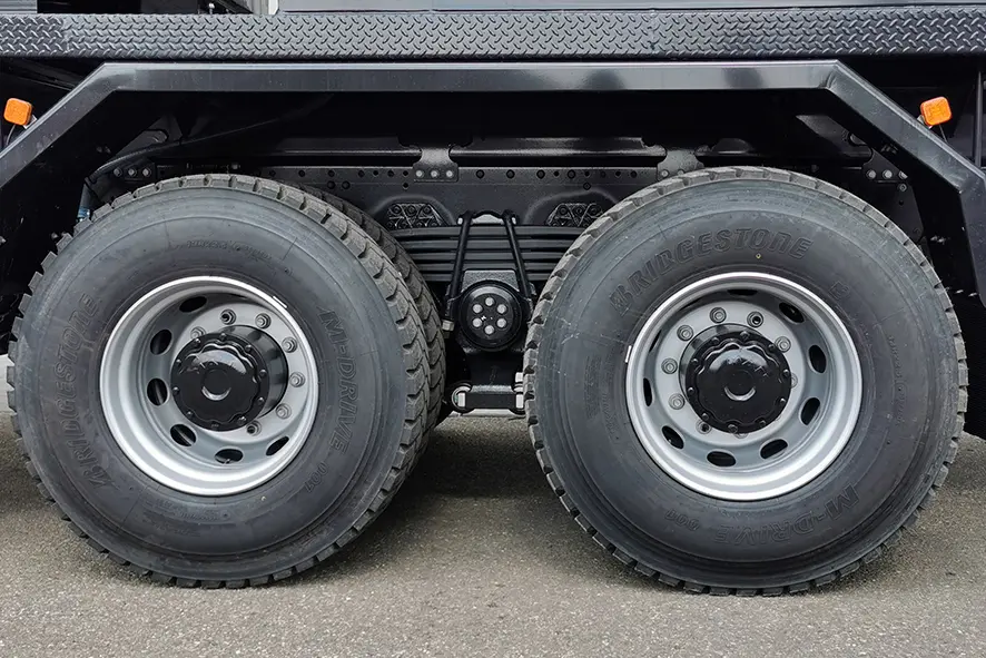 MAN TGS 33.400 BB CH Camion à carburant et lubrifiant 6x6 14