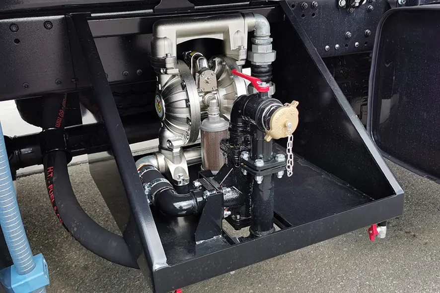 MAN TGS 33.400 BB CH 6x6 Fuel & Lube Truck 17