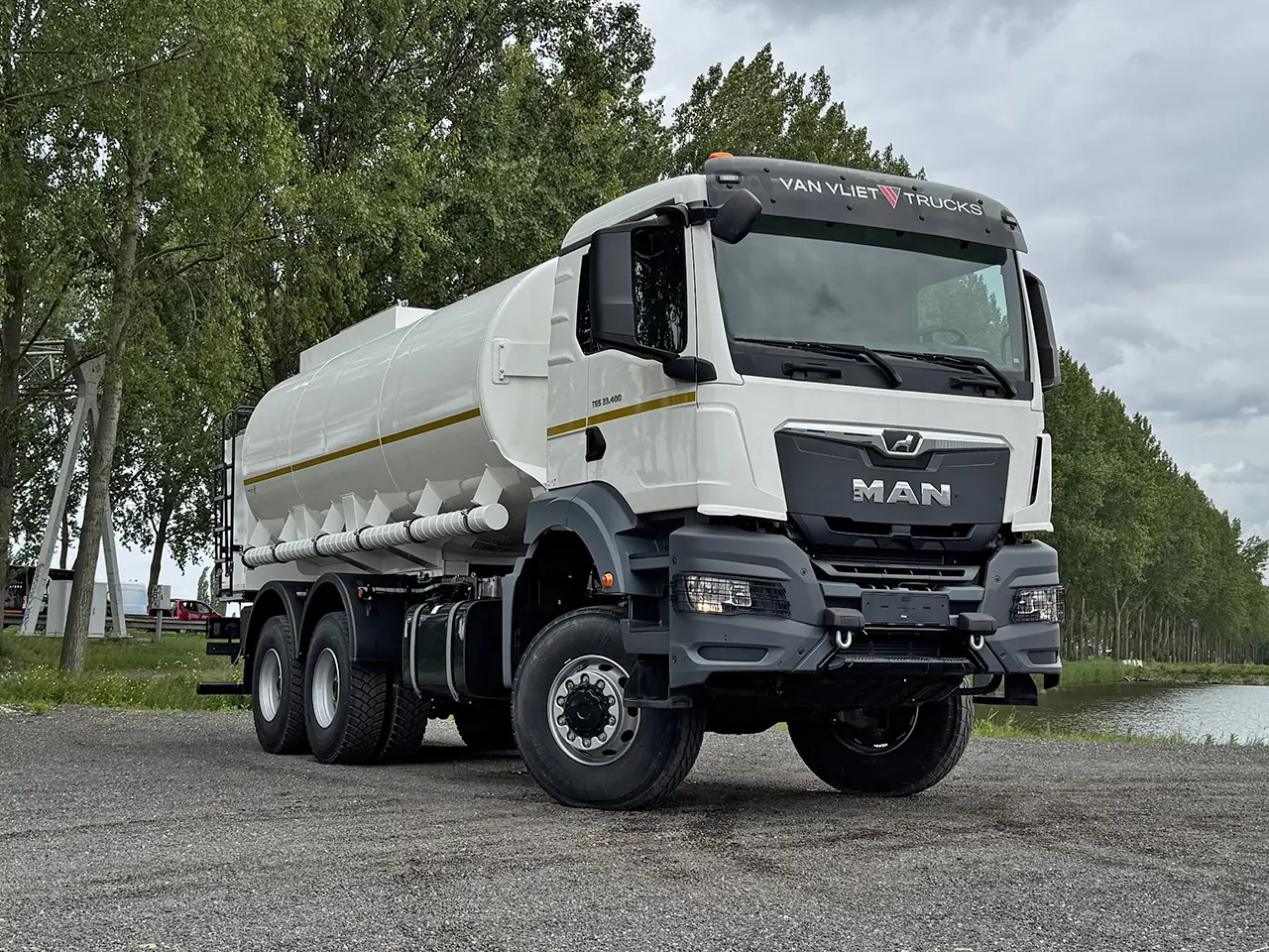 MAN TGS 33.400 BB CH Fuel Tank Truck 6x6 4