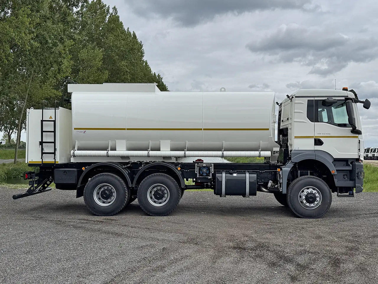 MAN TGS 33.400 BB CH Fuel Tank Truck 6x6 5