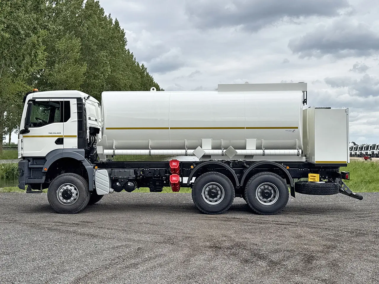 MAN TGS 33.400 BB CH Fuel Tank Truck 6x6 7