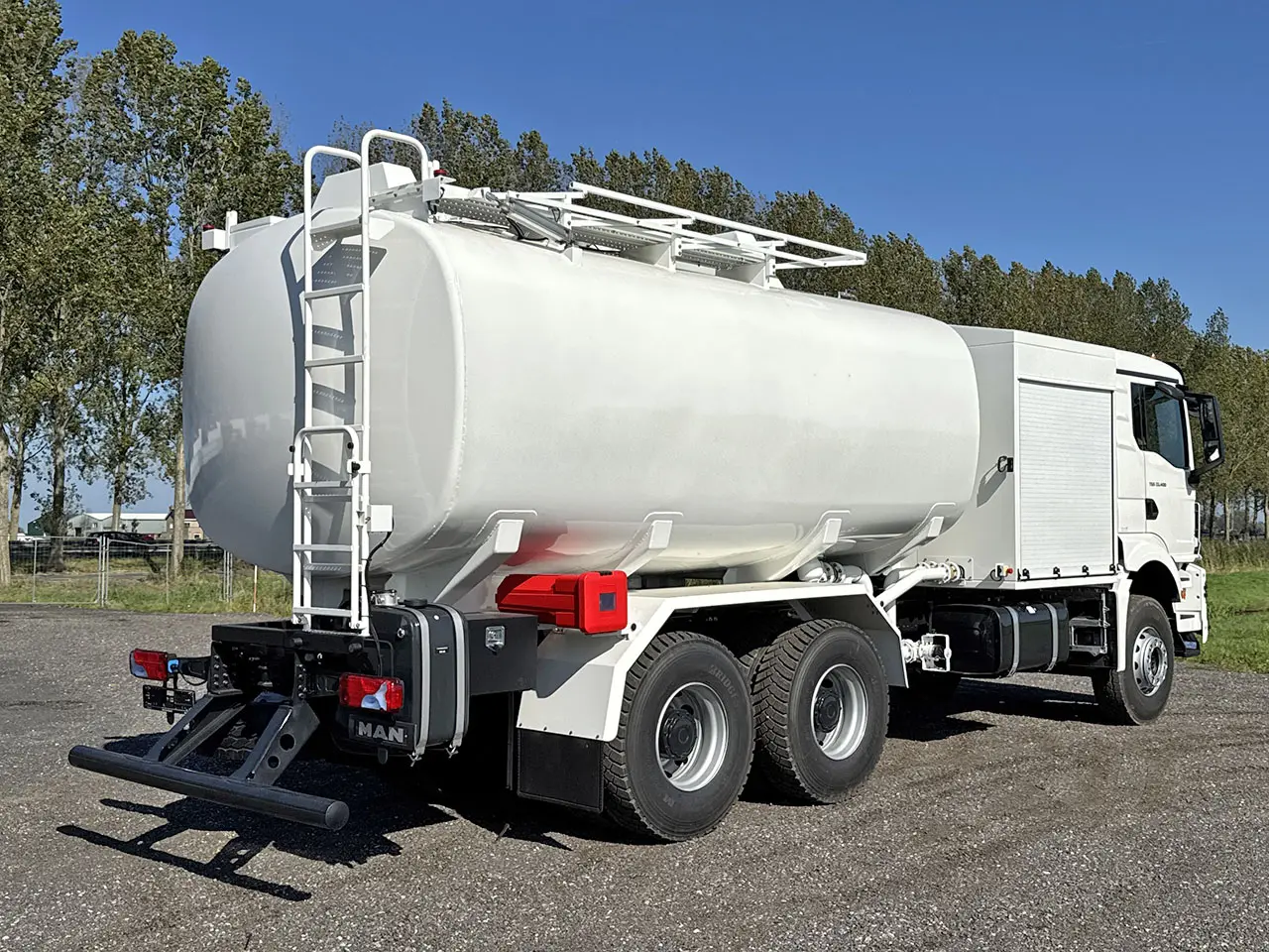 MAN TGS 33.400 BB CH ADR 6x4 Aviation Fuel Tank Truck