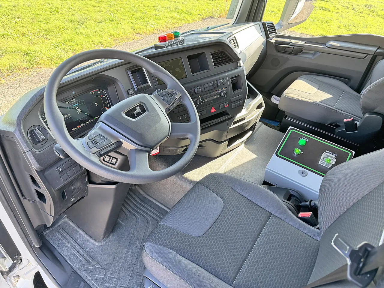 MAN TGS 33.400 BB CH ADR Camion citerne à carburant pour l'aviation 6x4 3