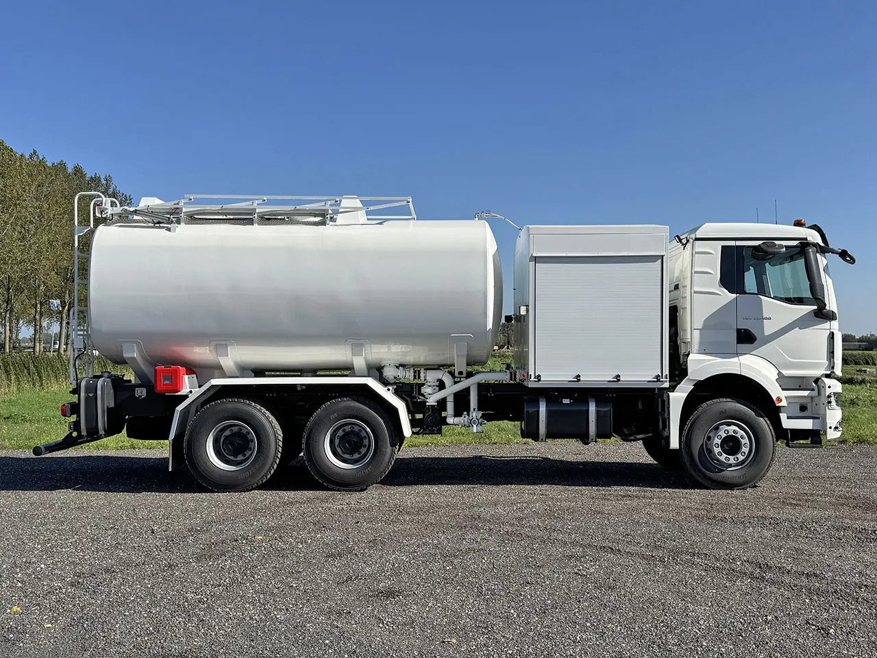 MAN TGS 33.400 BB CH ADR Camion citerne à carburant pour l'aviation 6x4 5