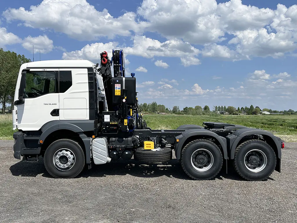MAN TGS 33.400 BB SA 6x4 Tractor Head with Crane 4