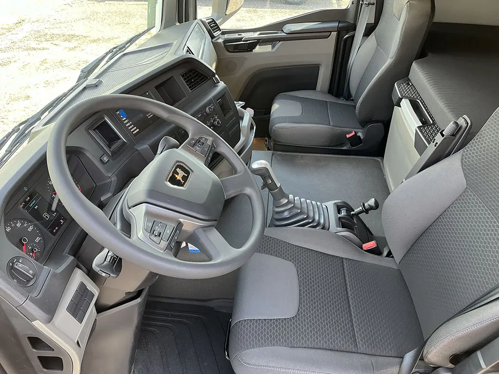 MAN TGS 33.400 BB SA 6x4 Tractor Head with Crane 8