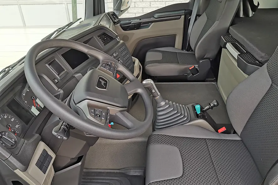 MAN TGS 33.440 BB SA 6x4 Tractor Head 9