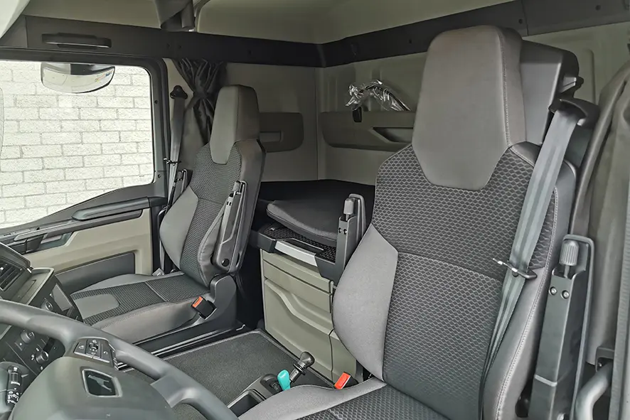 MAN TGS 33.440 BB SA 6x4 Tractor Head 11