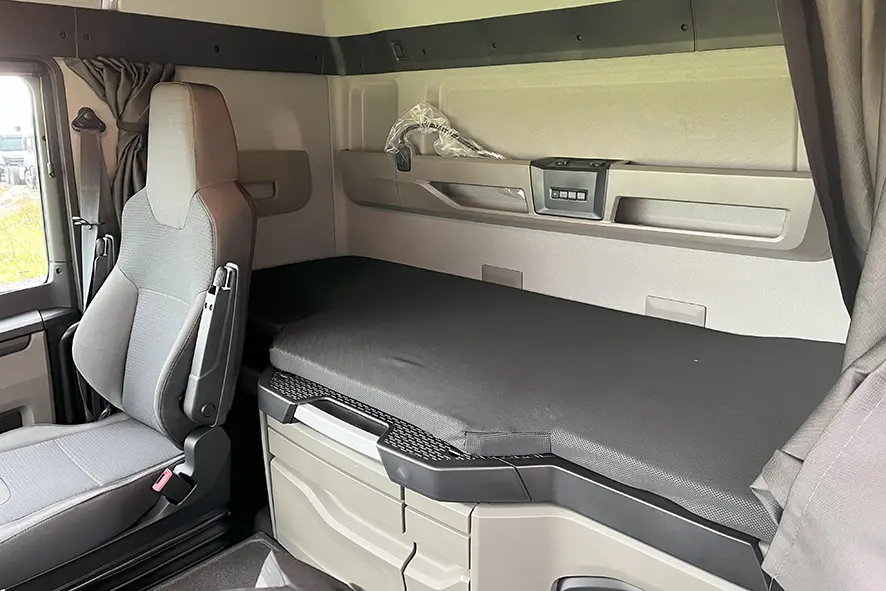 MAN TGS 33.440 BB SA 6x4 Tractor Head 9