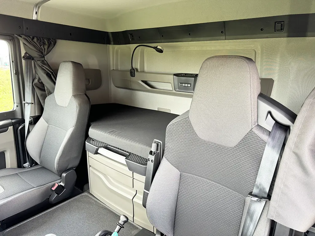 MAN TGS 33.440 BB SA 6x4 Tractor Head 11