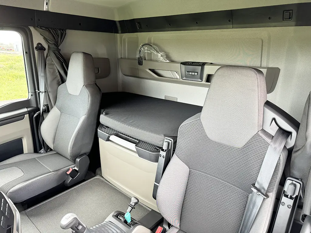 MAN TGS 33.440 BB SA 6x4 Tractor Head 10