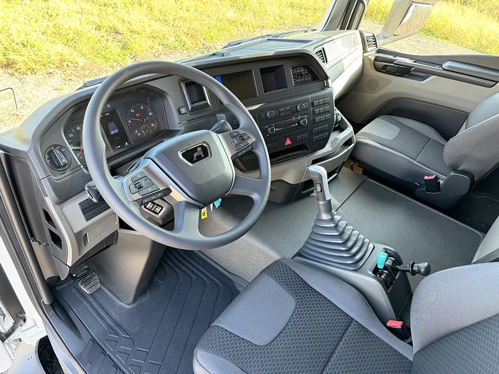 MAN TGS 33.440 BB SA 6x4 Tractor Head