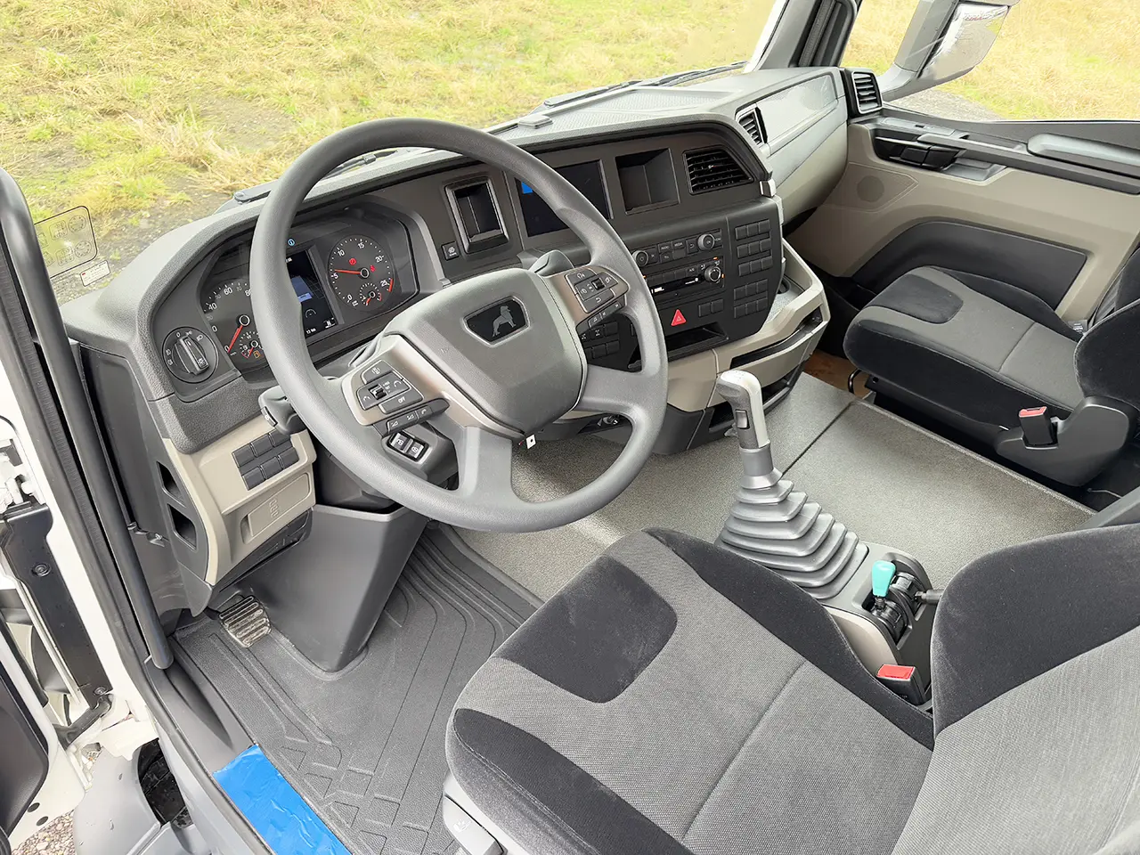 MAN TGS 33.440 BB SA 6x4 Tractor Head