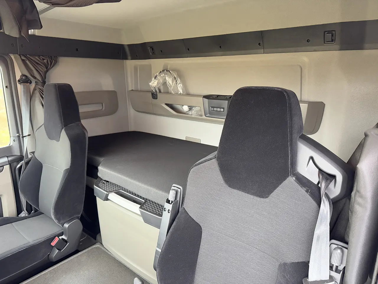 MAN TGS 33.440 BB SA 6x4 Tractor Head 11