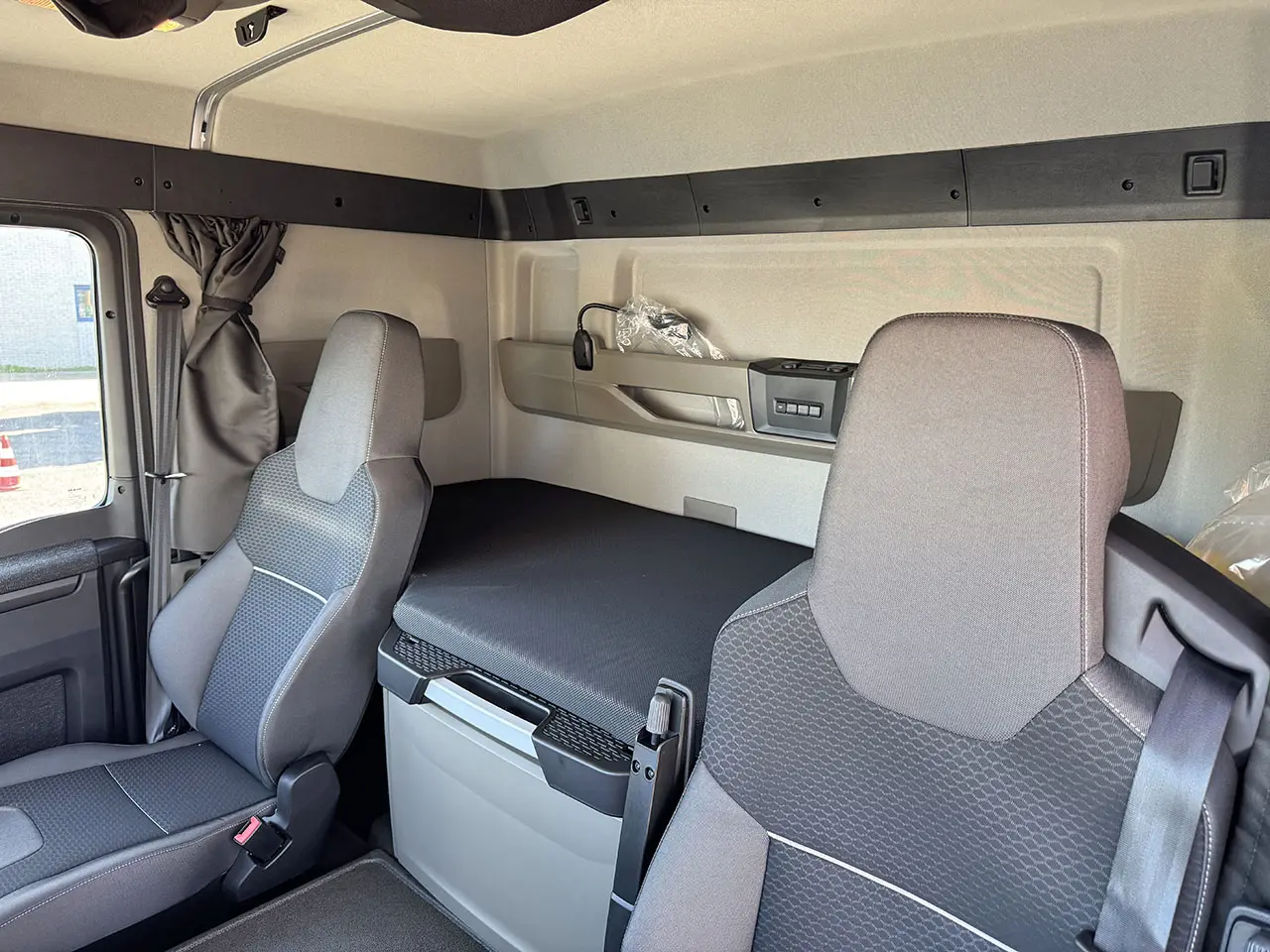 MAN TGS 33.440 BB SA 6x4 Tractor Head 12