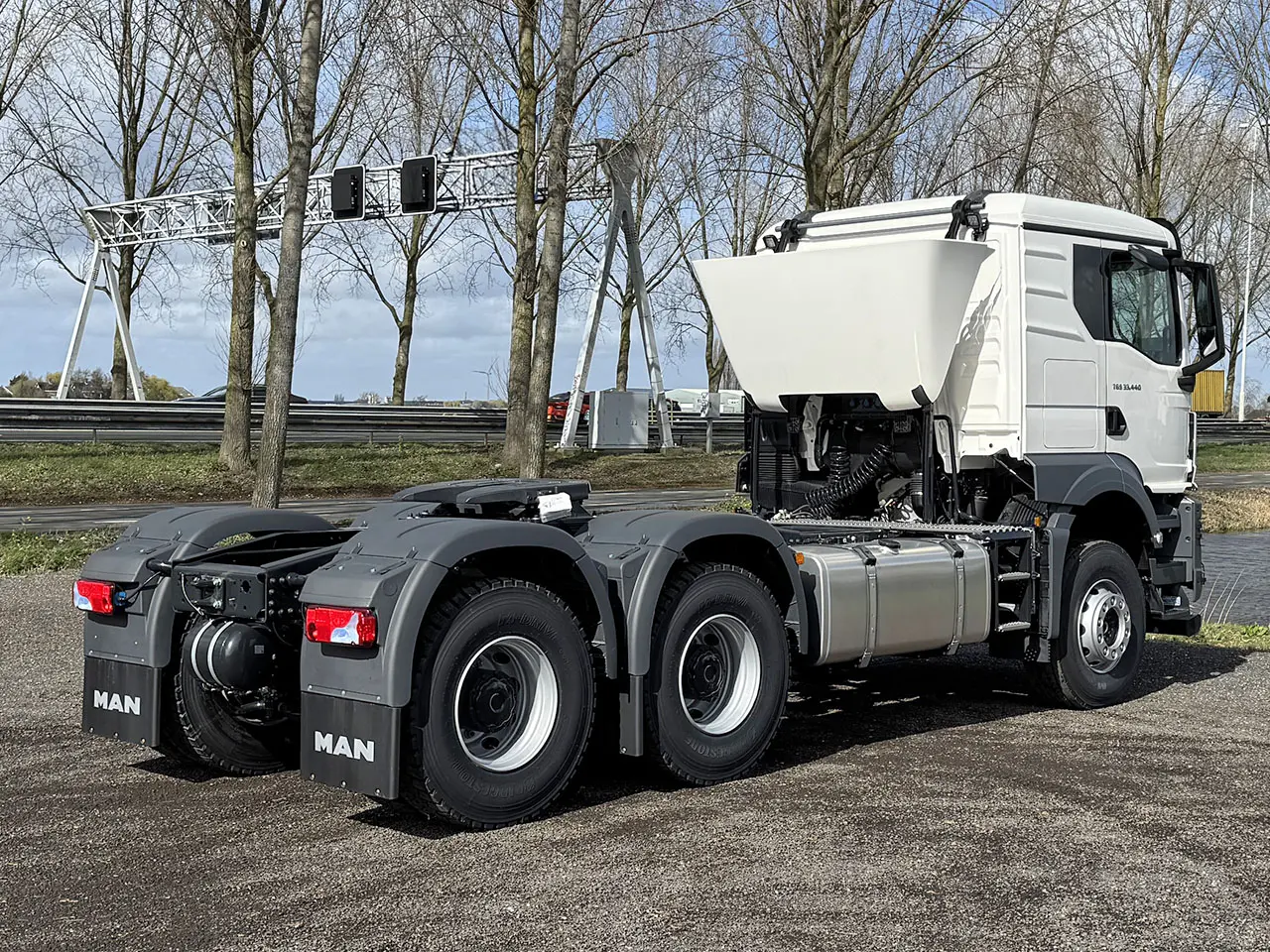 MAN TGS 33.440 BB SA 6x4 Tractor Head 6