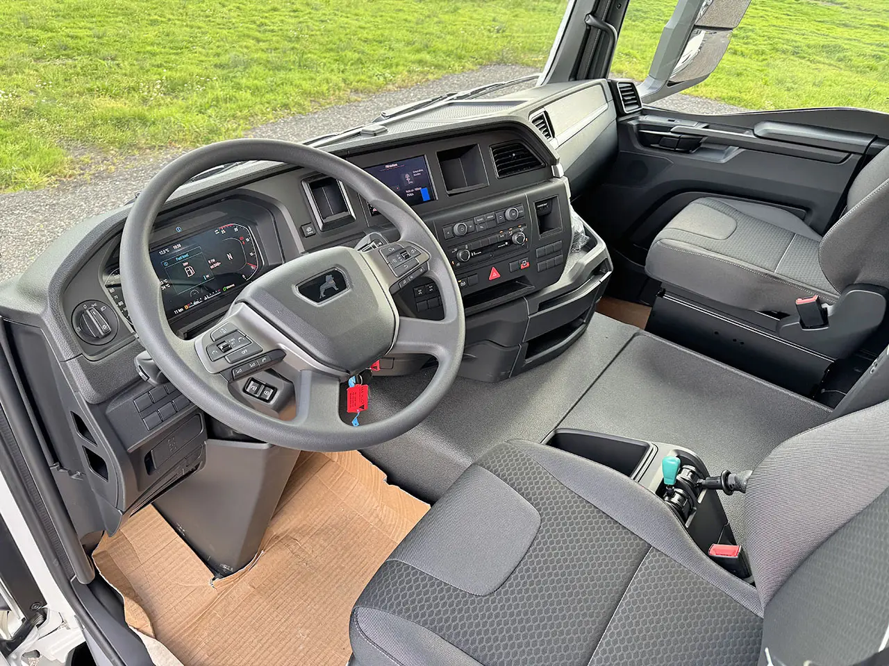 MAN TGS 33.440 BB SA ADR 6x4 Tractor Head