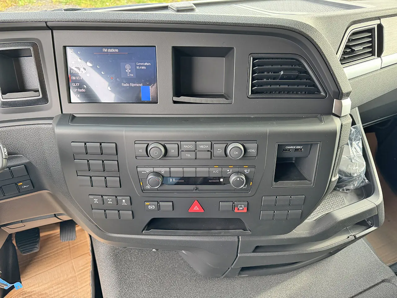 MAN TGS 33.440 BB SA ADR 6x4 Tractor Head 12