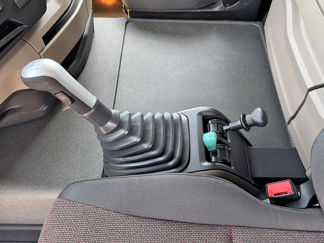 MAN TGS 33.440 BB SA Premium 6x4 Tractor Head 13