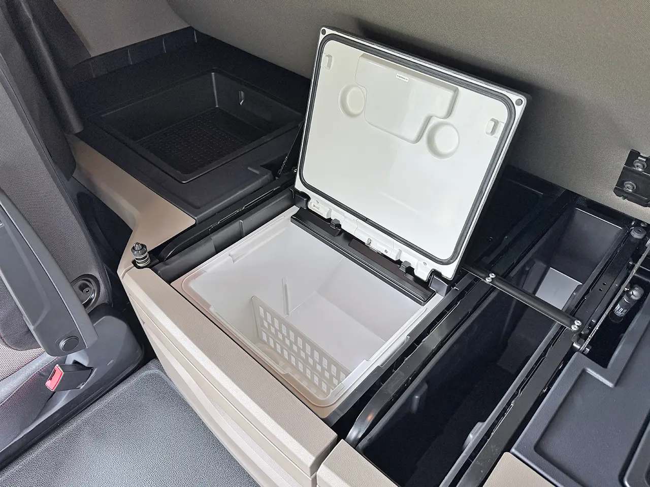 MAN TGS 33.440 BB SA Premium 6x4 Tractor Head 11