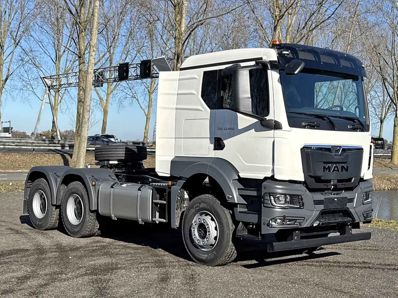 MAN TGS 33.440 BB SA Premium Tractor Head 6x4 4