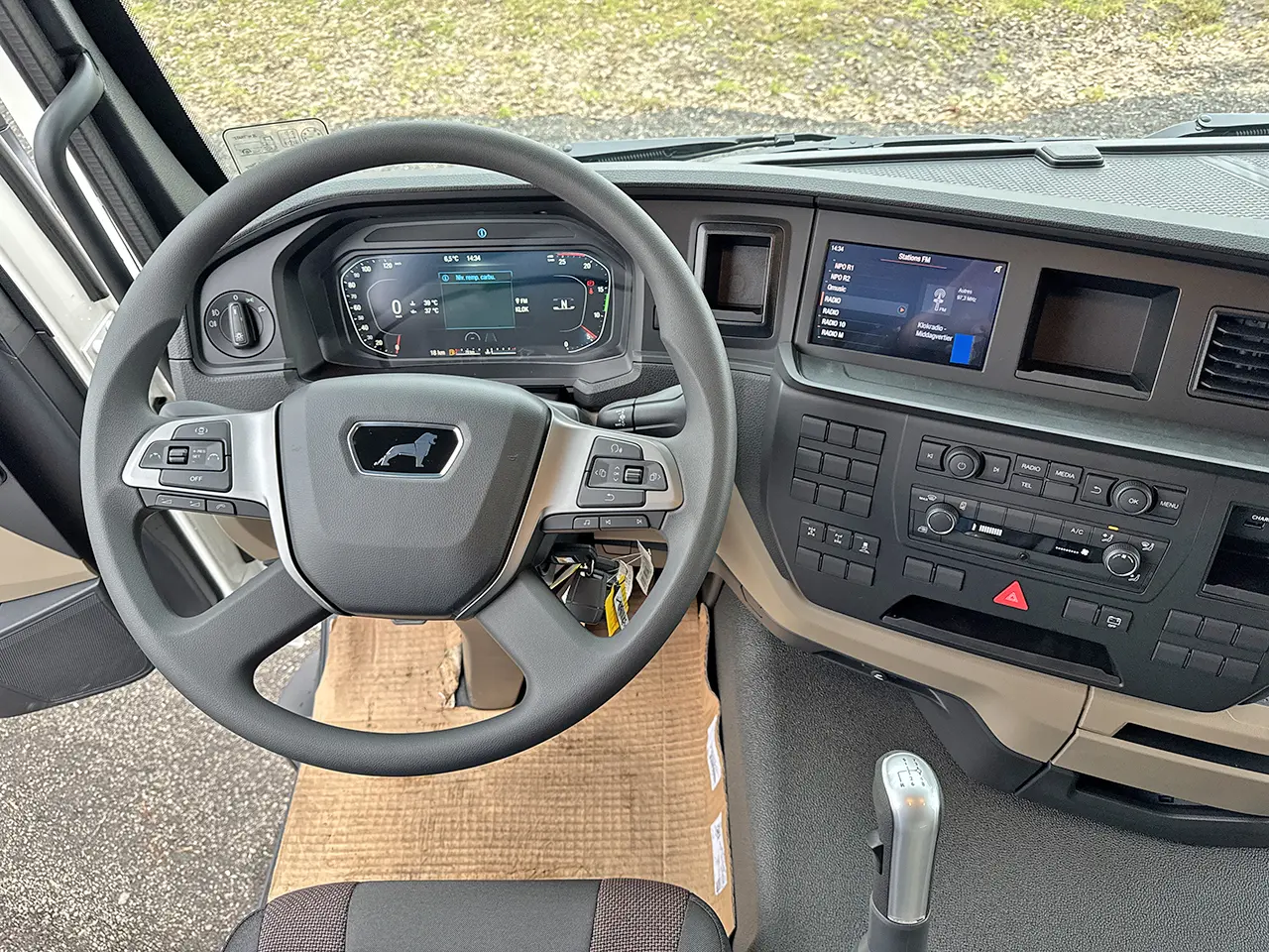 MAN TGS 33.480 BB SA 6x4 Tractor Head 9