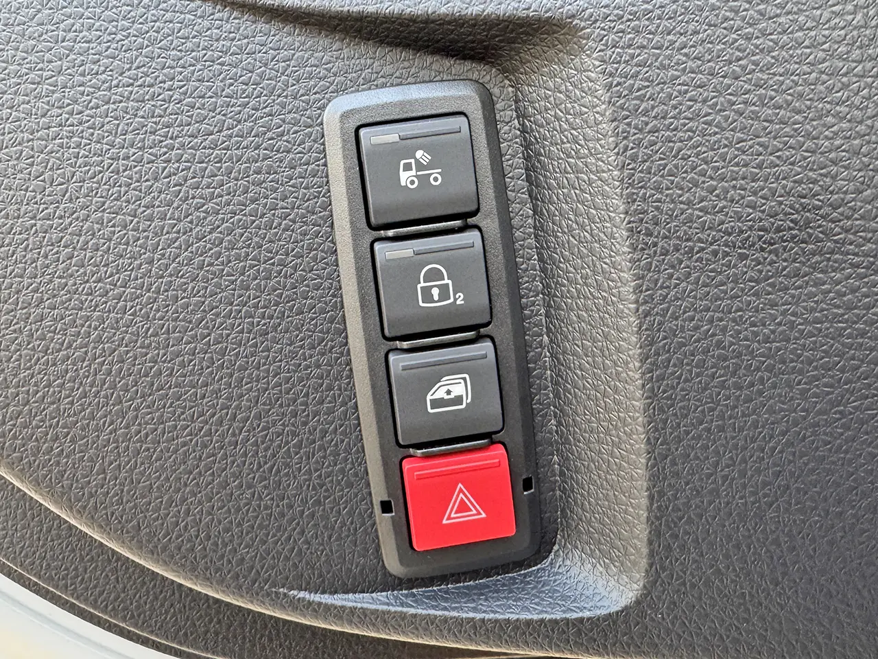 MAN TGS 33.480 BB SA Premium 6x4 Tractor Head 17